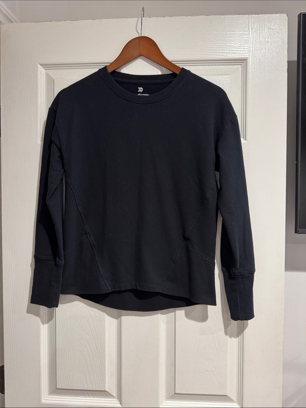 all in motion Black Crewneck size xs